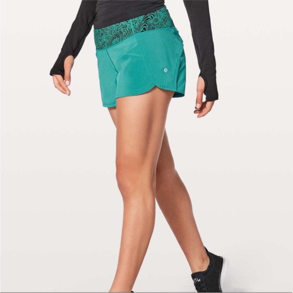 Lululemon Run Times Short II 4” Size 2 Spirit Green - Picture 2 of 11